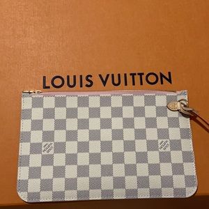 AUTHENTIC BRAND NEW LOUIS VUITTON detachable clutch.